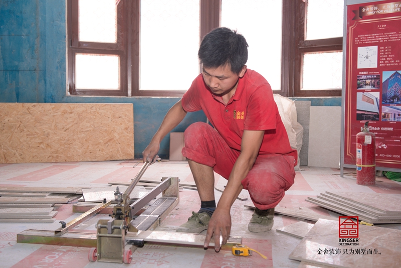 天山國賓一號150平瓦工施工現場