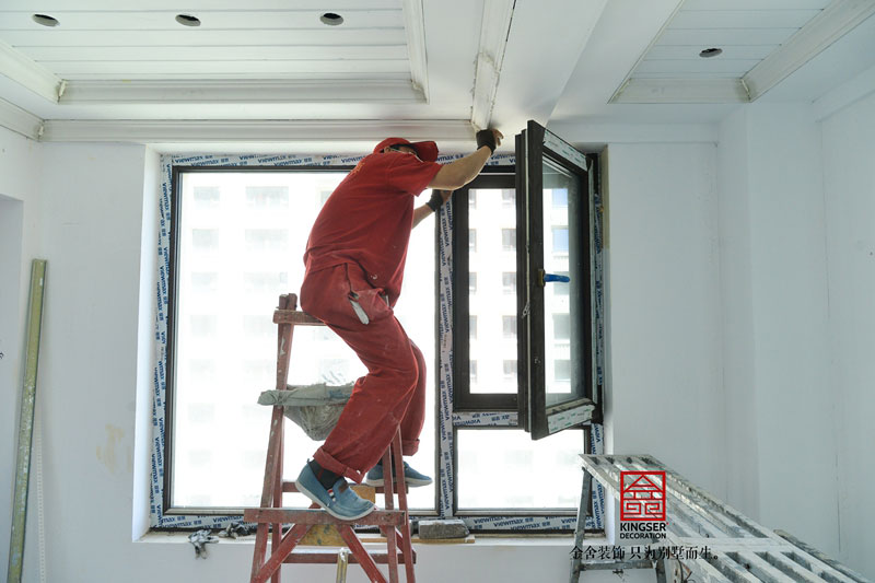 榮盛華府裝修施工現(xiàn)場(chǎng)油工階段