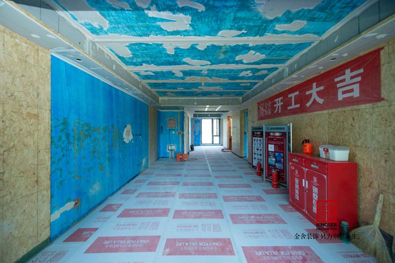 融創中心裝修工地瓦工階段