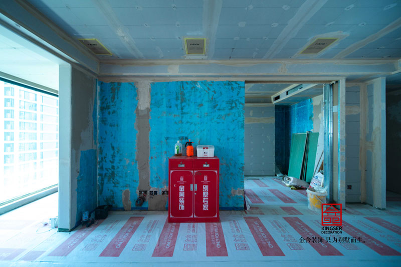 融創中心裝修施工現場瓦工階段