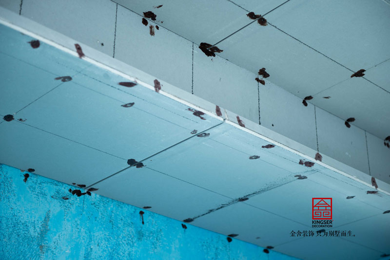 融創中心裝修施工現場瓦工階段