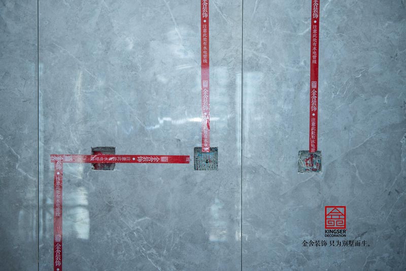 融創中心裝修施工現場瓦工階段