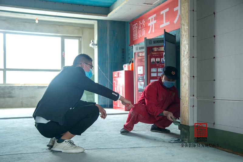 金舍裝飾東南智匯城191平瓦工在施工地現場